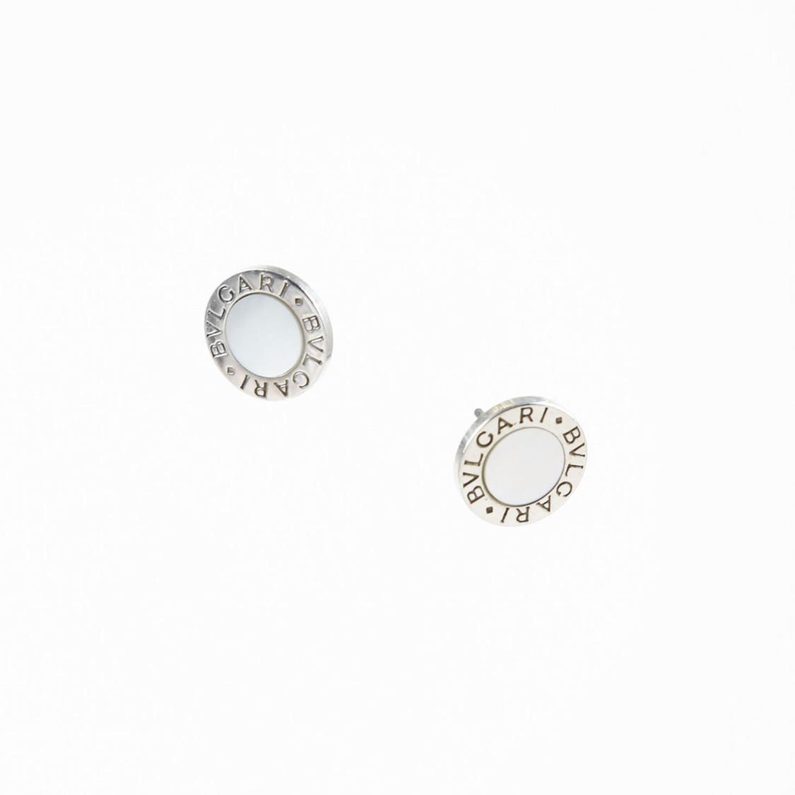 Pearl Stud Earrings in Metallic 