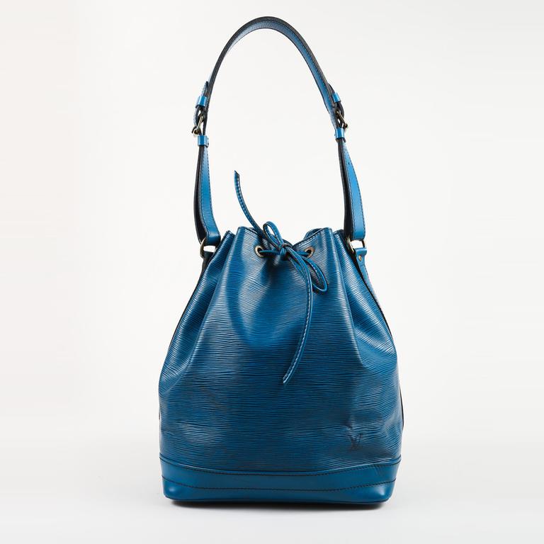 Louis Vuitton Vintage 1989 Blue Epi Leather Drawstring &quot;noe&quot; Gm Bucket Bag - Lyst