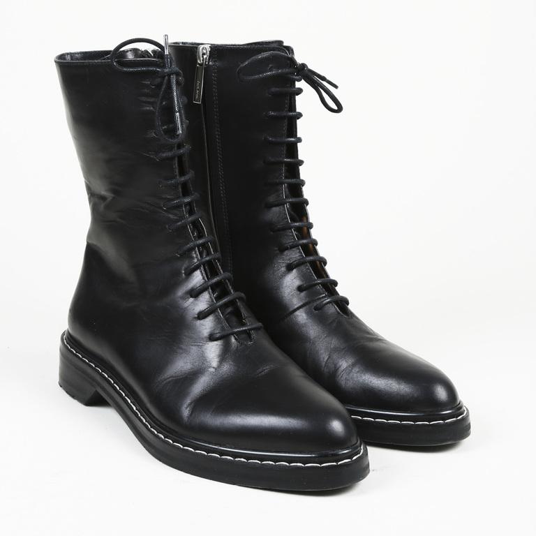 The Row Fara Leather Ankle Boots in Black - Lyst
