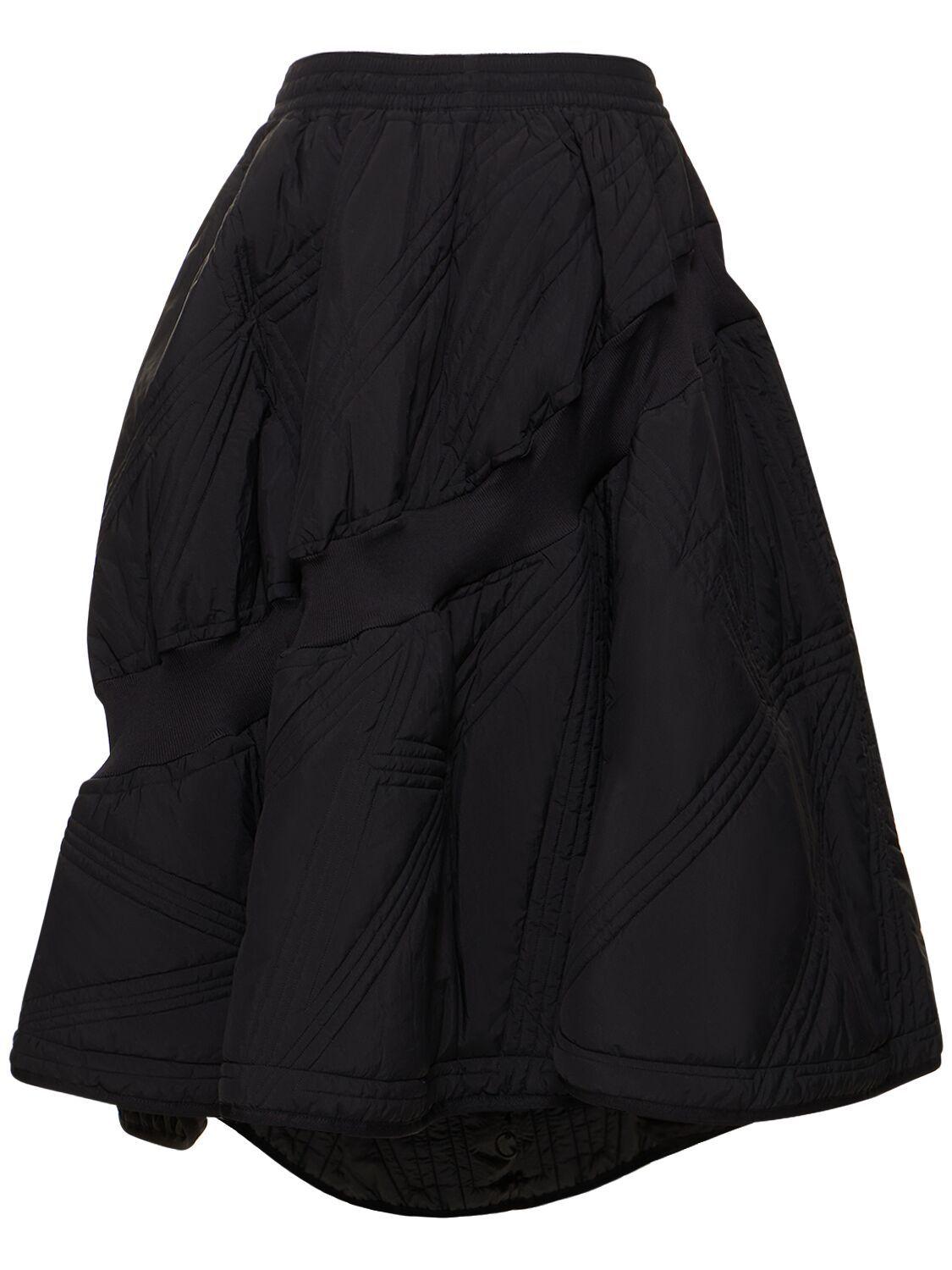 Asymmetrical skirt clearance quilt