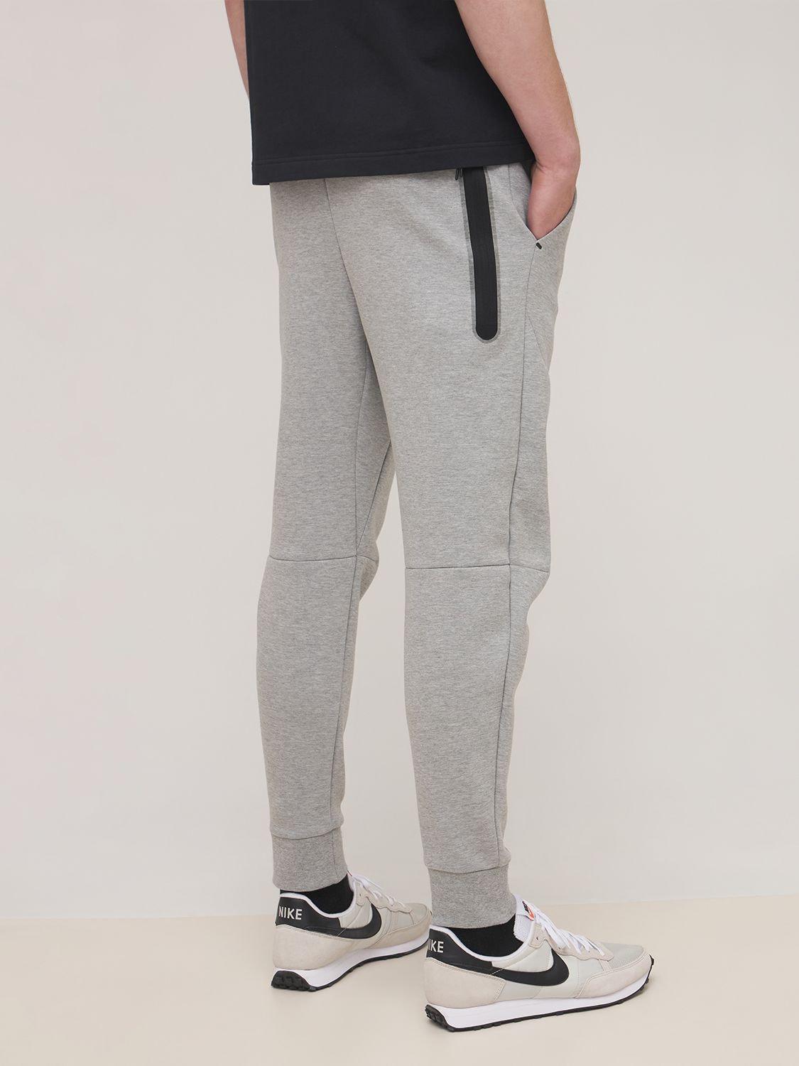 nike tech fleece jogger pants