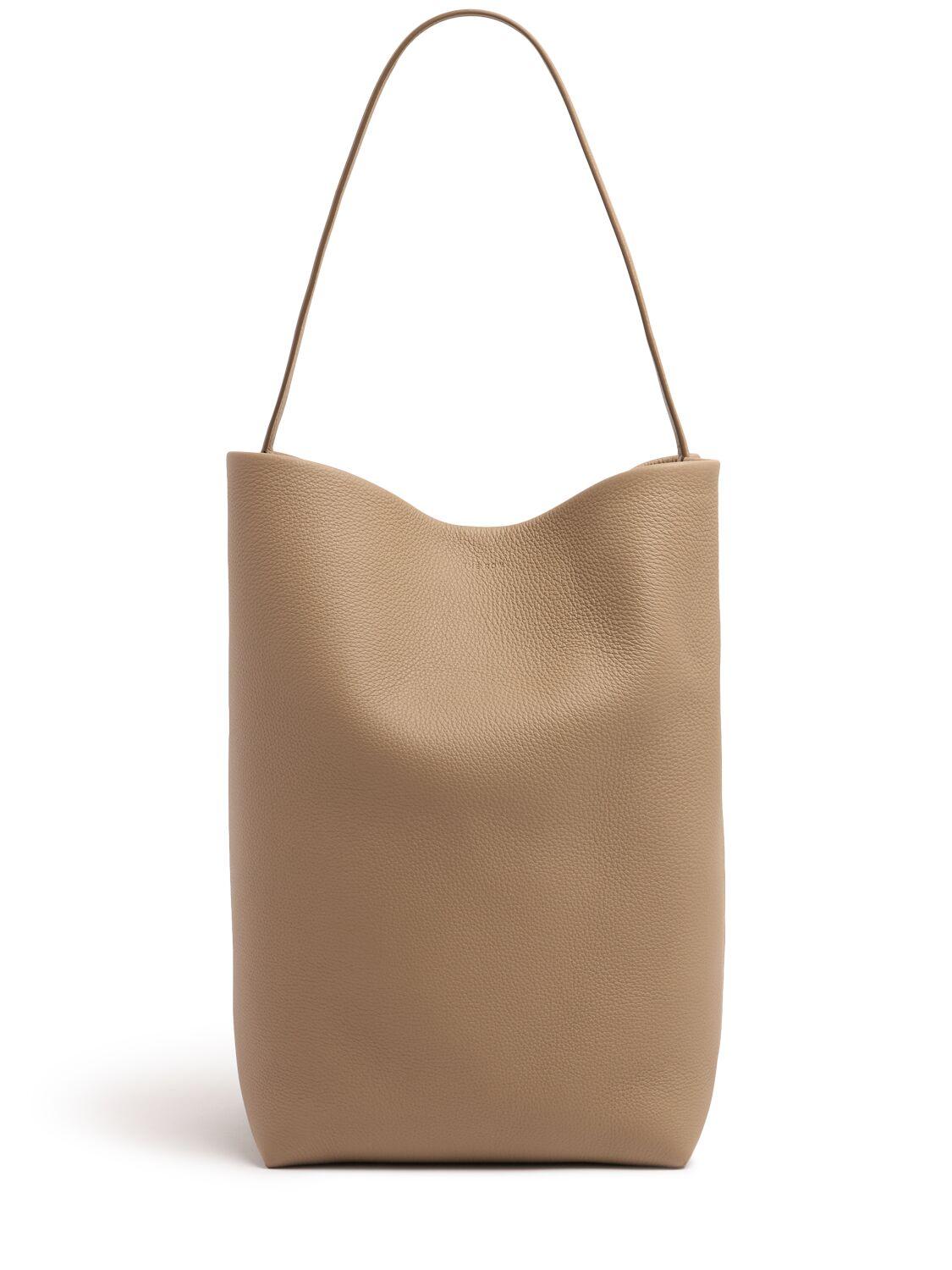レディース The Row トートバッグが¥133,500〜 | Lyst