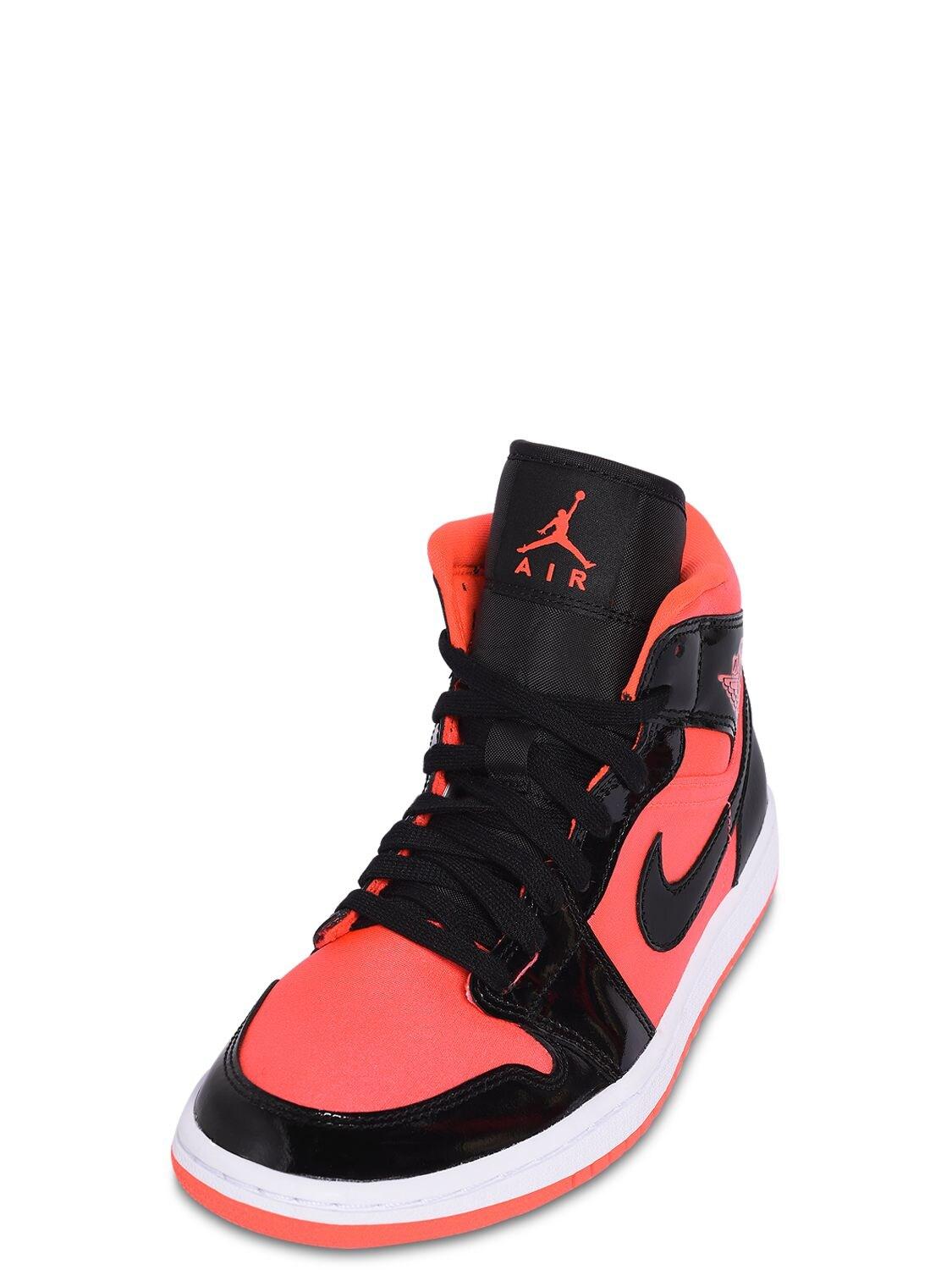 Nike Wmns Air Jordan 1 Mid Sneakers in Red | Lyst UK
