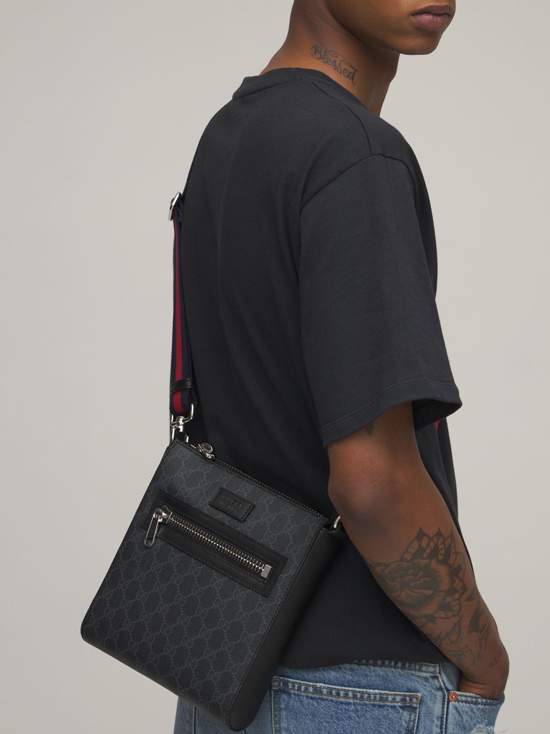 Gucci GG Supreme Small Messenger Bag in Black for Men - Save 24% | Lyst