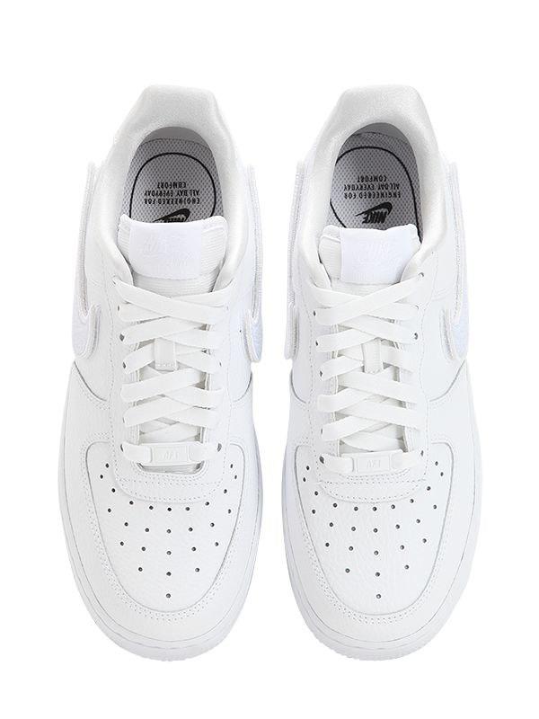 Sneakers \