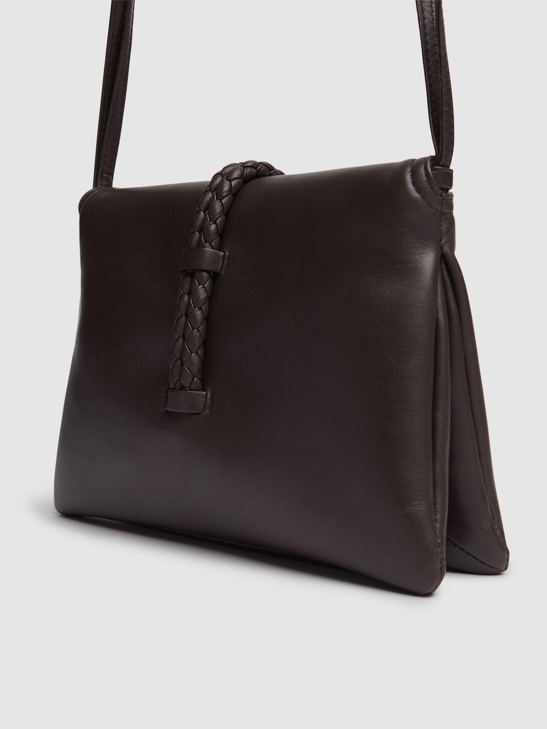 大人気 ブラック【BOTTEGA VENETA】クロスボディバッグ リベルタ Bottega Veneta Small Liberta レザークロスボディバッグ