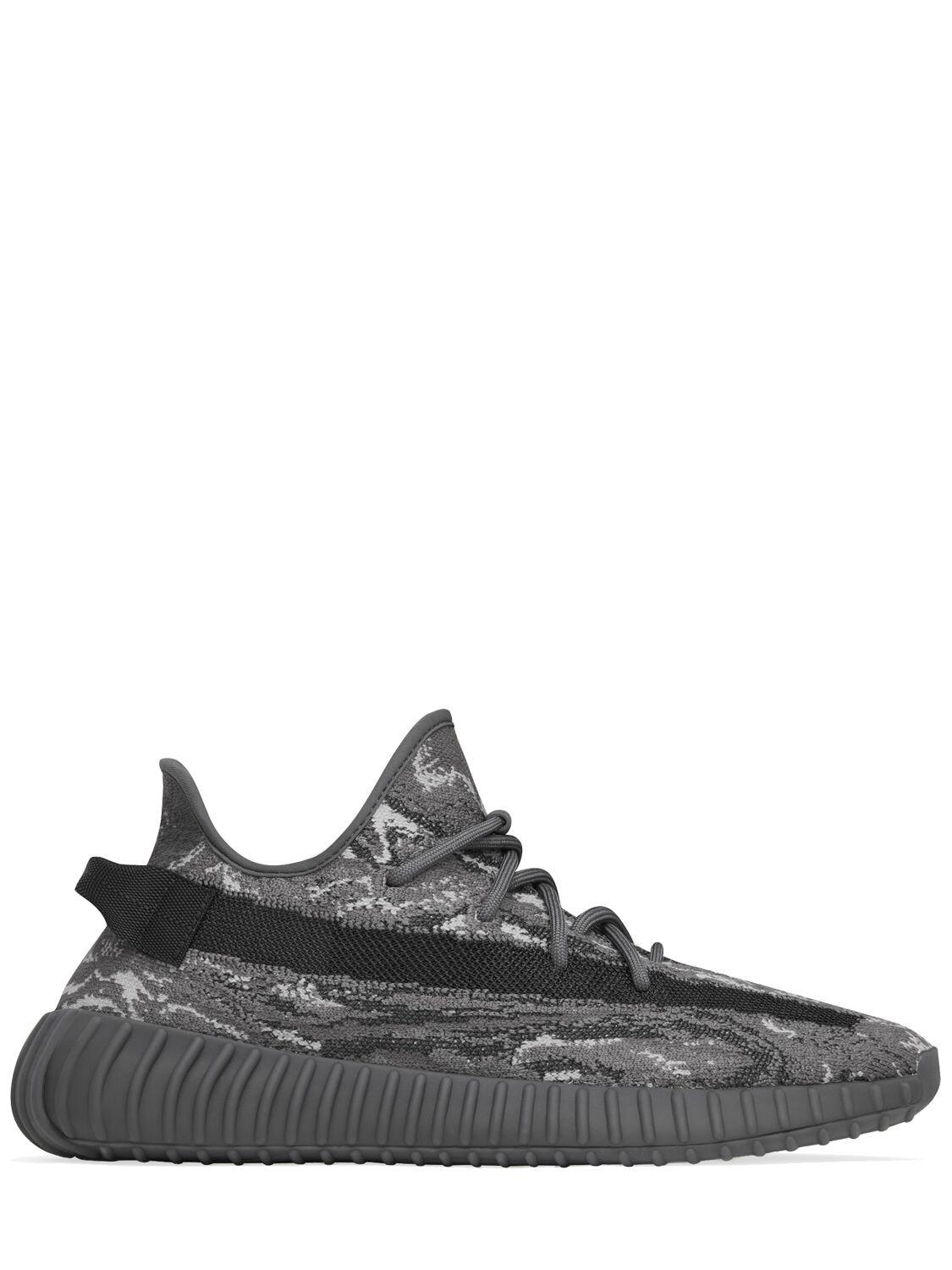 Yeezy Boost 350 V2 Sneakers in Black | Lyst Canada