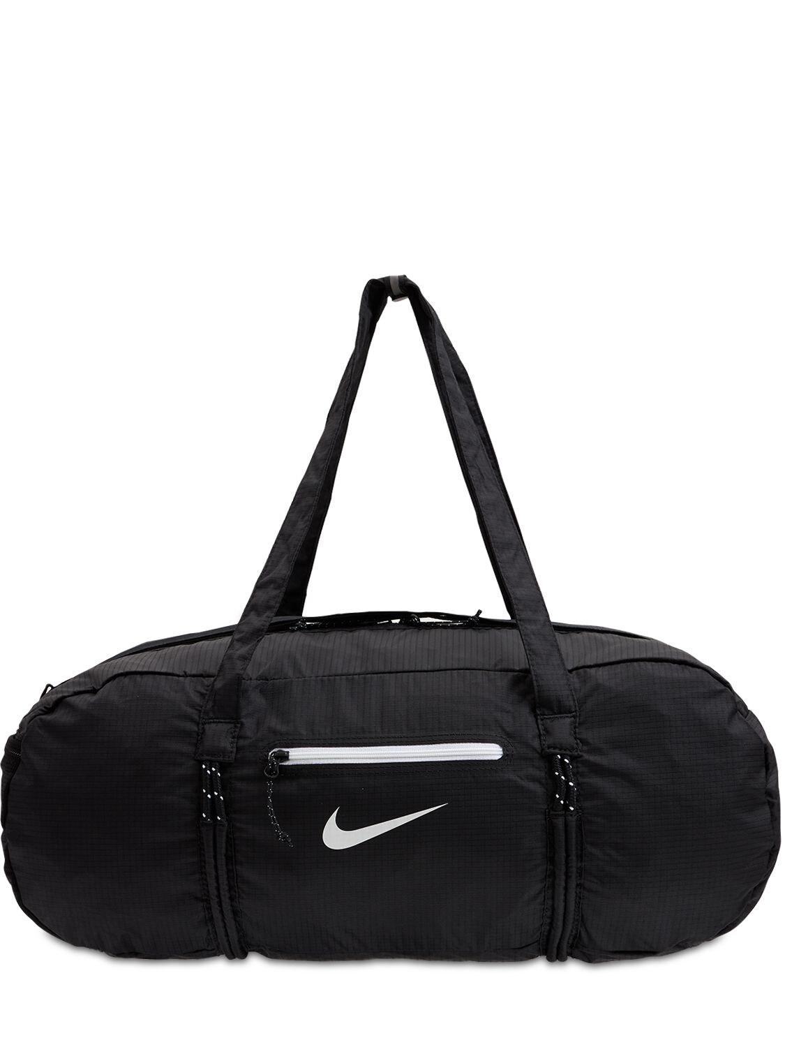 Zich afvragen Isoleren Daarom Nike Stash Duffle Bag in Black for Men | Lyst