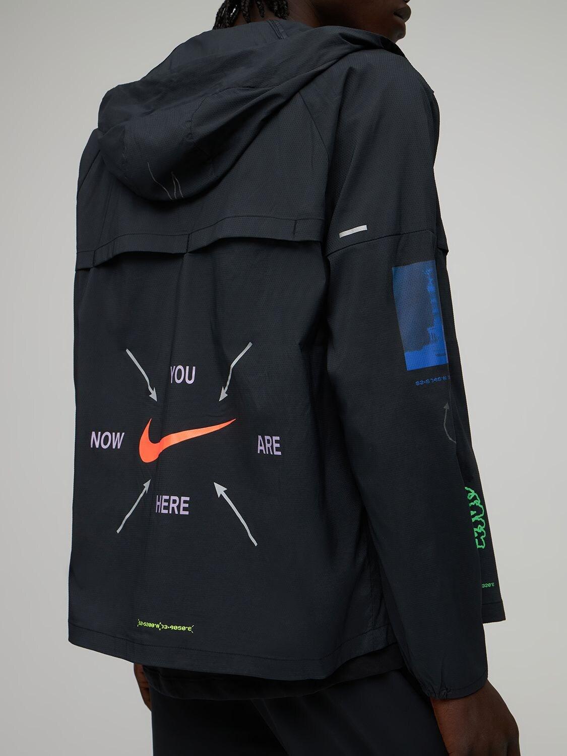 Nike Berlin Running Windrunner Jacket in Black for Men | Lyst UK