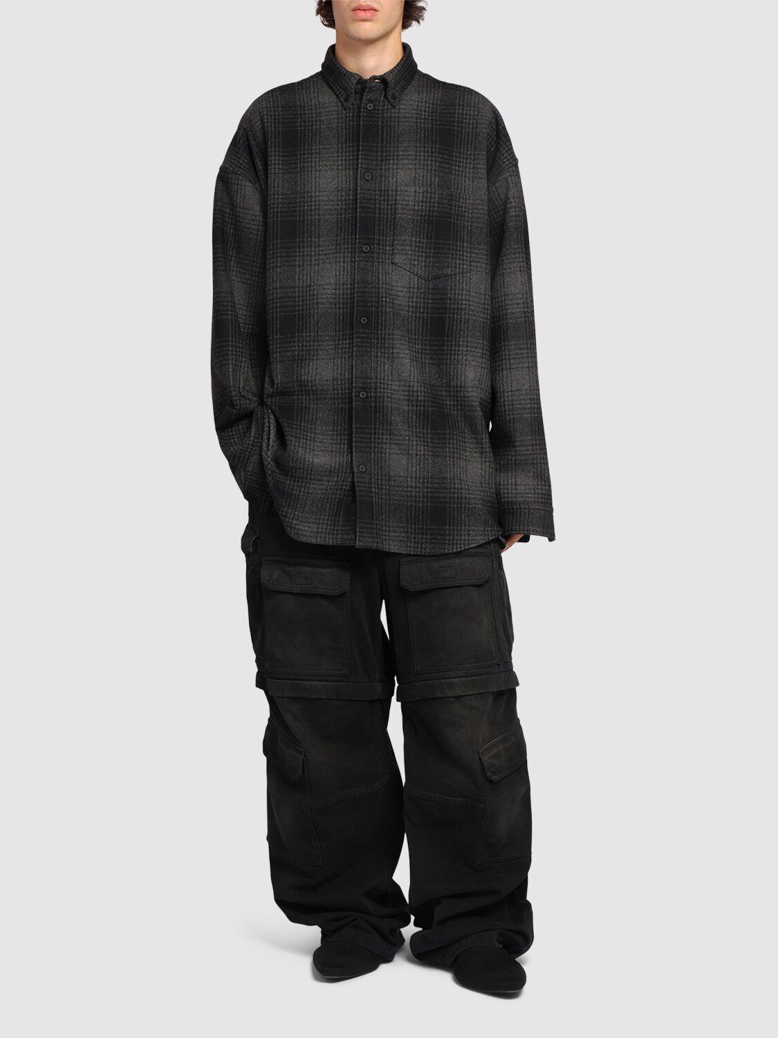 Balenciaga メンズ ブラック オーバーサイズシャツ シャツ Balenciaga メンズ ブラック オーバーサイズシャツ シャツ