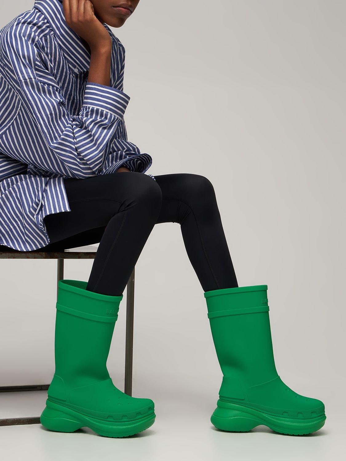 Balenciaga X Crocs Logo Chunky Rubber Boots in Green | Lyst