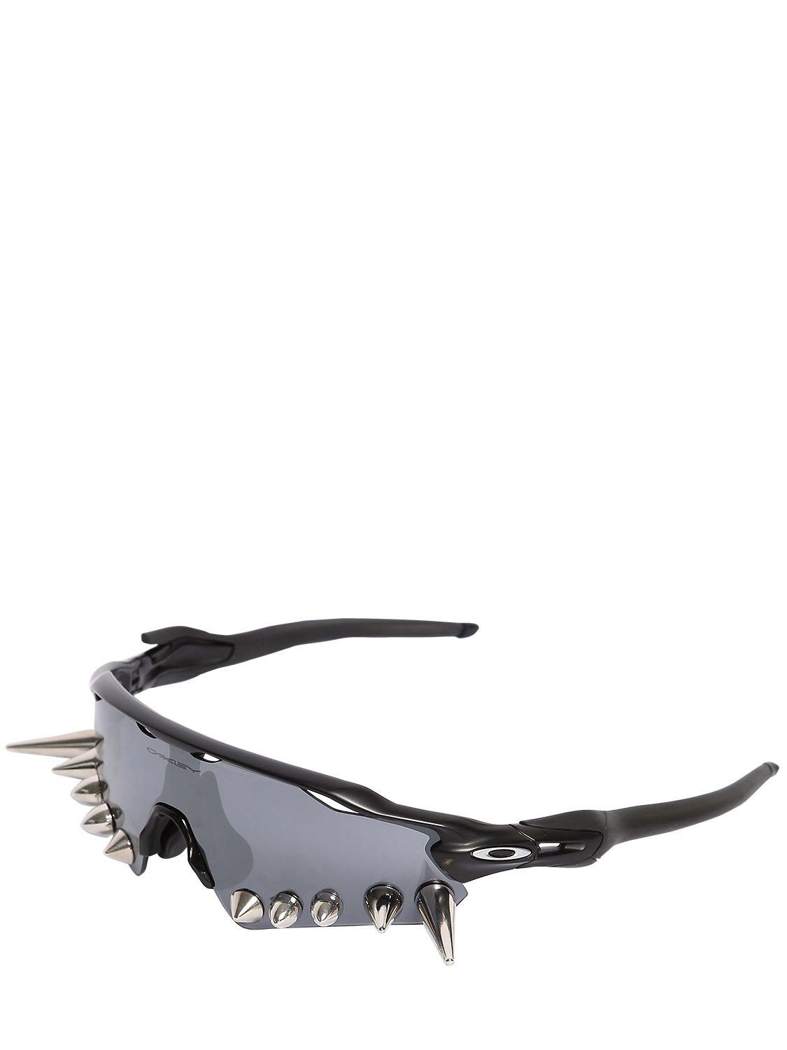 Vetements X Oakley Spikes 400 Sunglasses in Black | Lyst