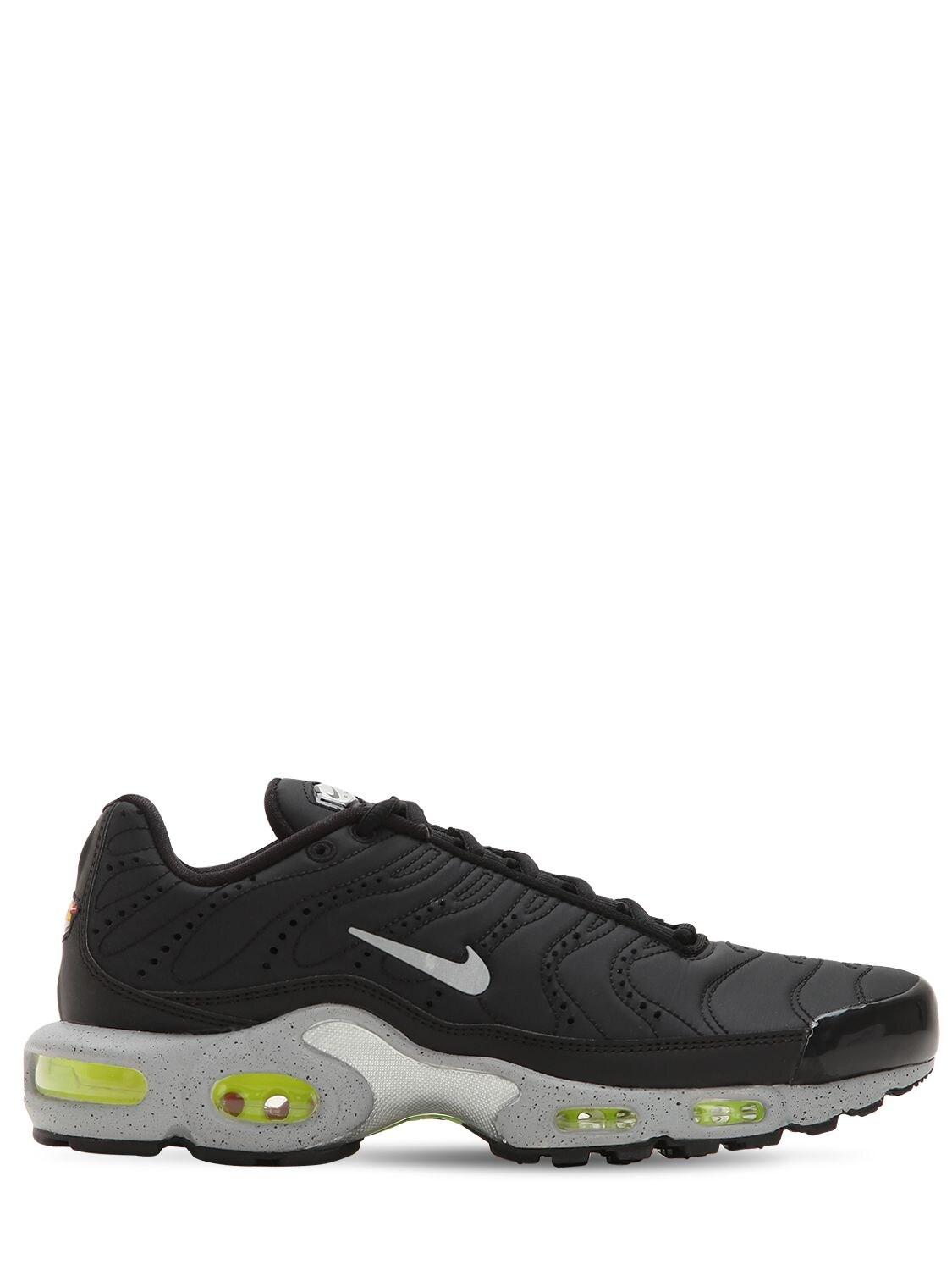 womens black air max plus