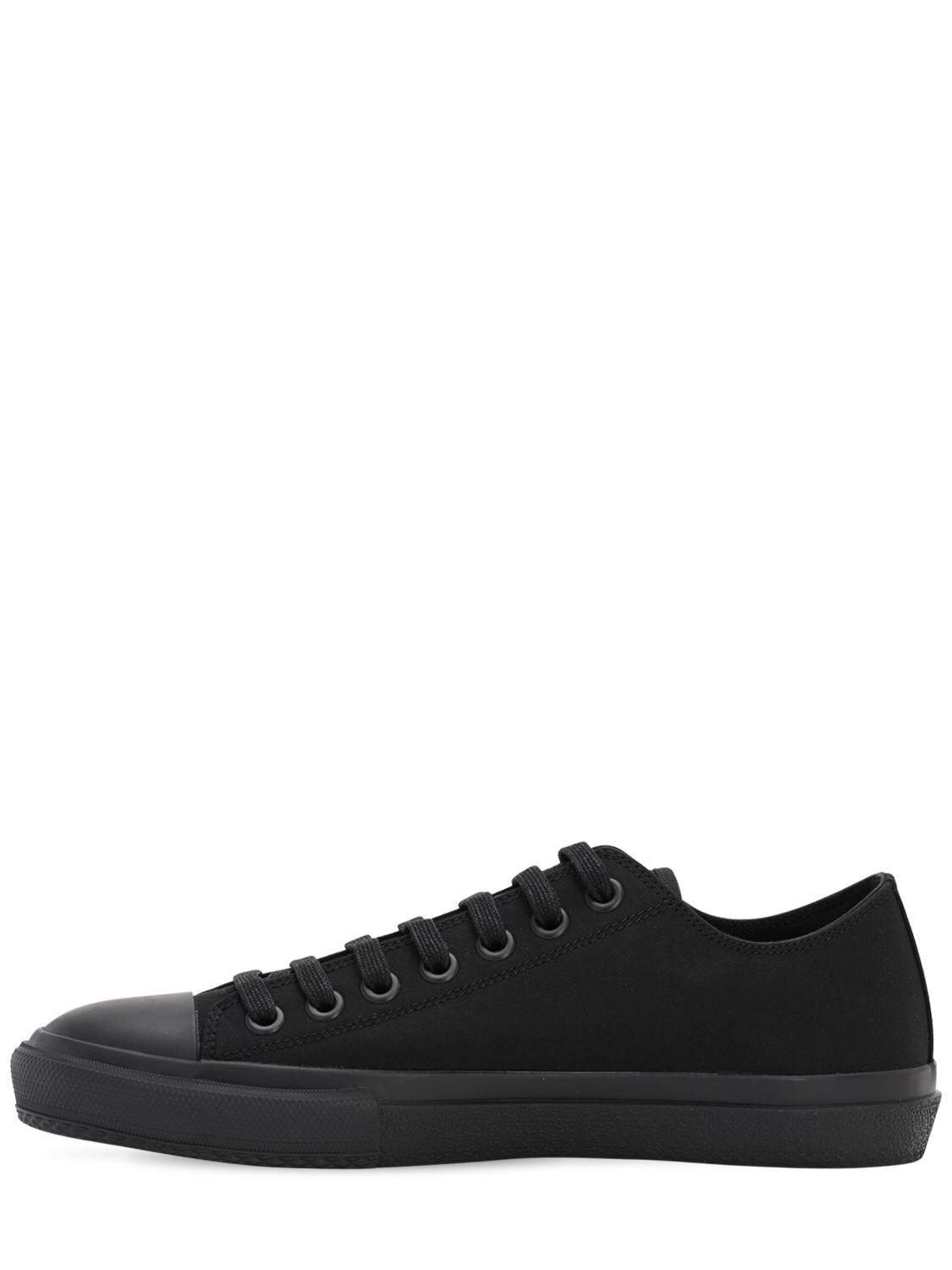 Burberry Contrast Logo Print Sneakers in Black for Men | Lyst