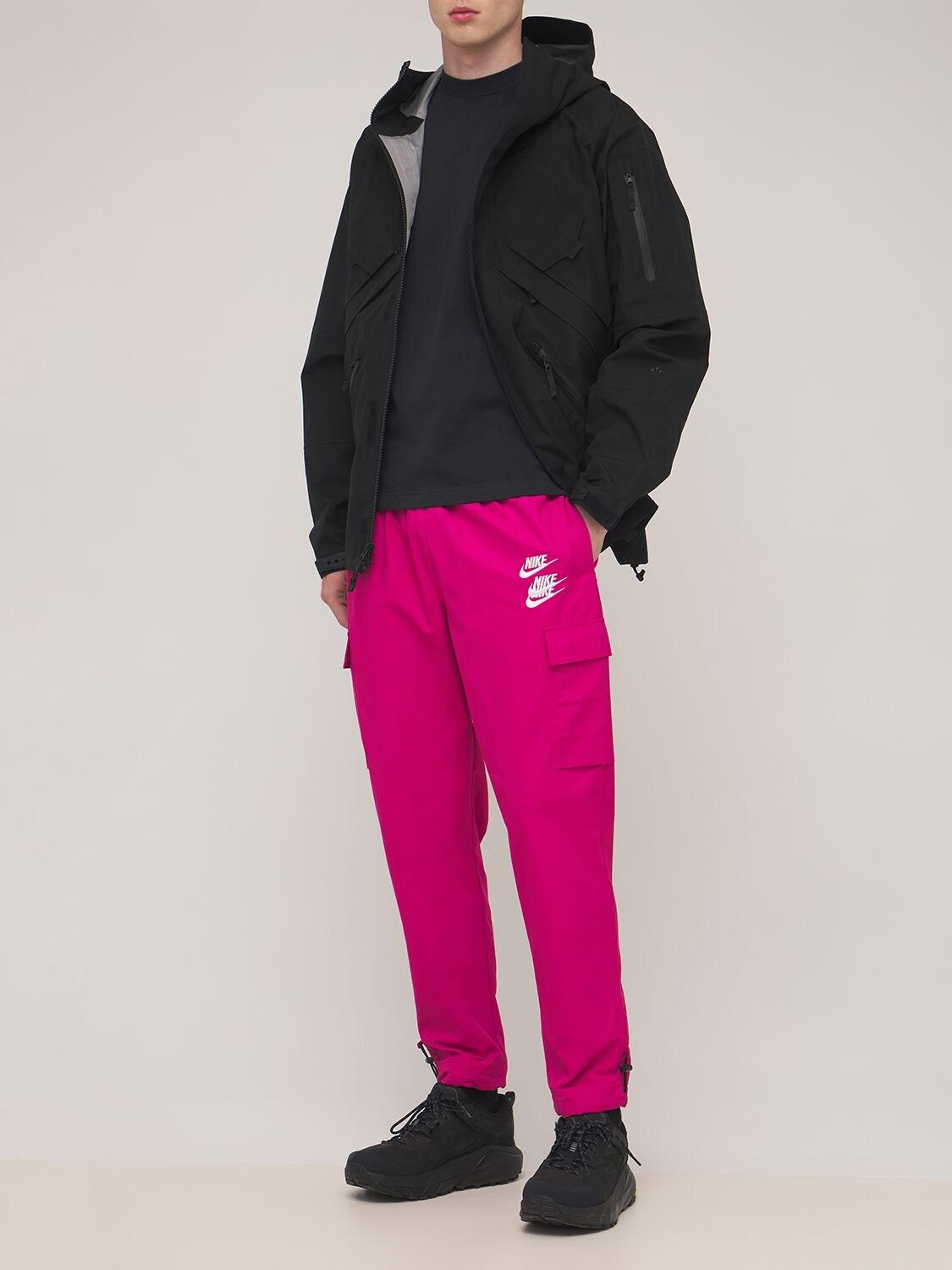 Nike World Tour Woven Cargo Pants in Pink for Men
