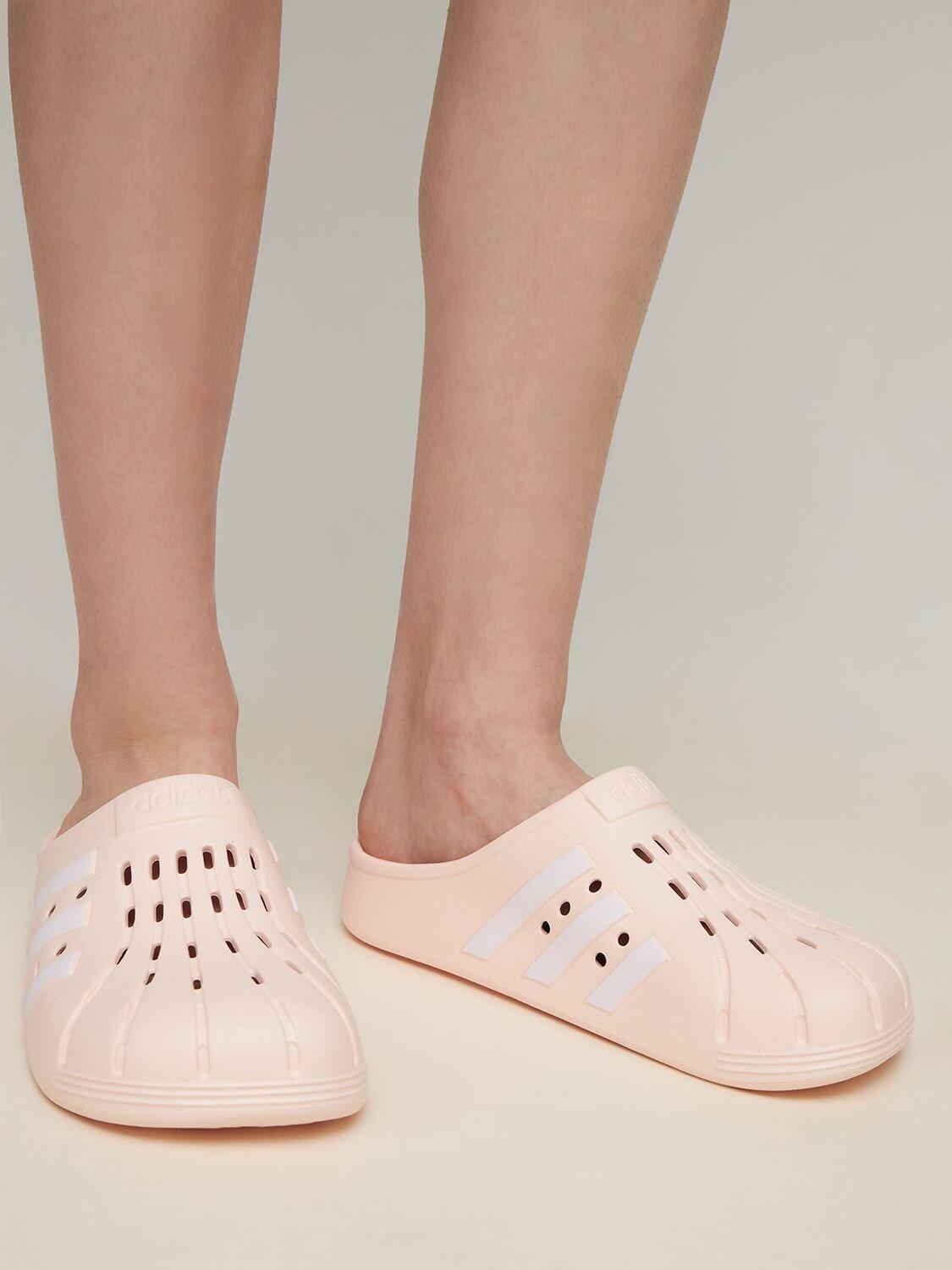 adidas Originals Adilette Clogs in Pink | Lyst