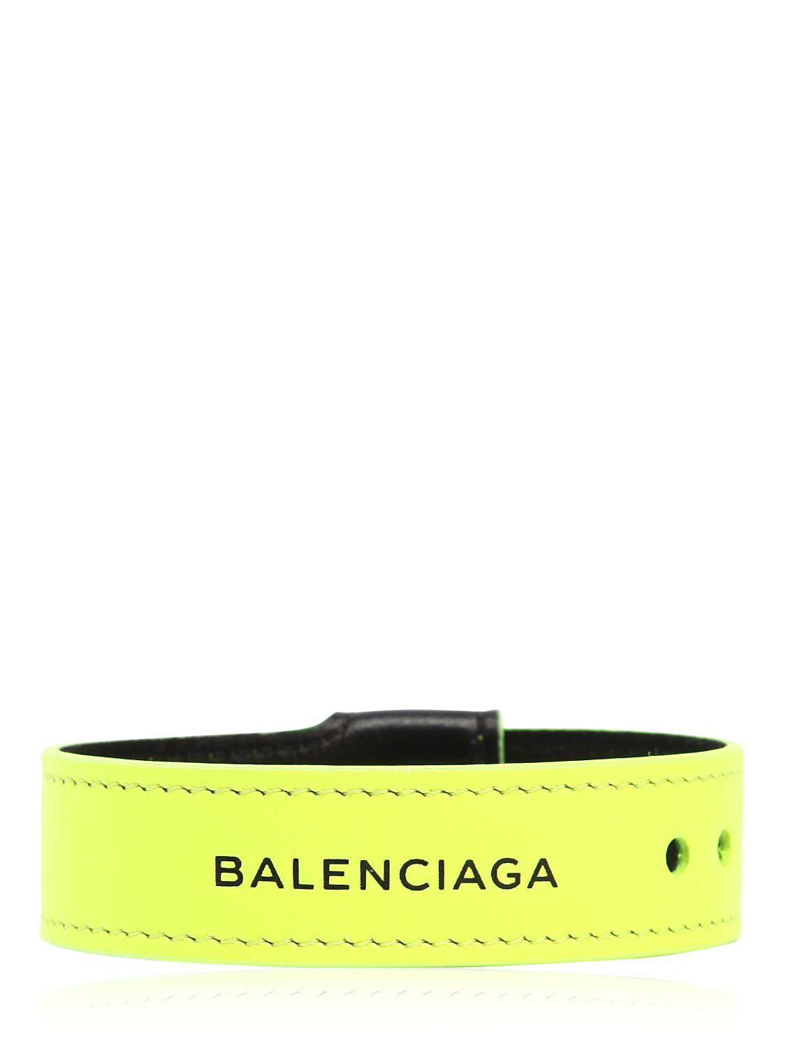 Браслет Баленсиага. Balenciaga браслет. Пластиковый браслет Balenciaga. Шнурок браслет Баленсиага.