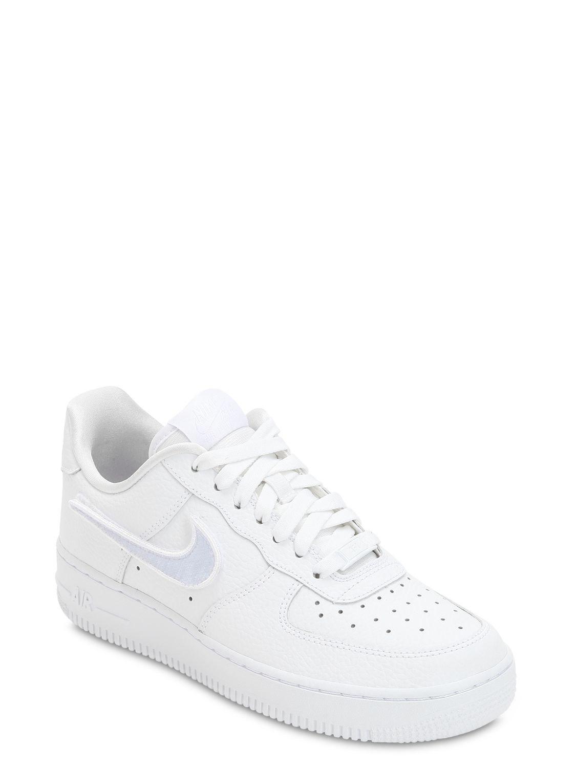 Sneakers \