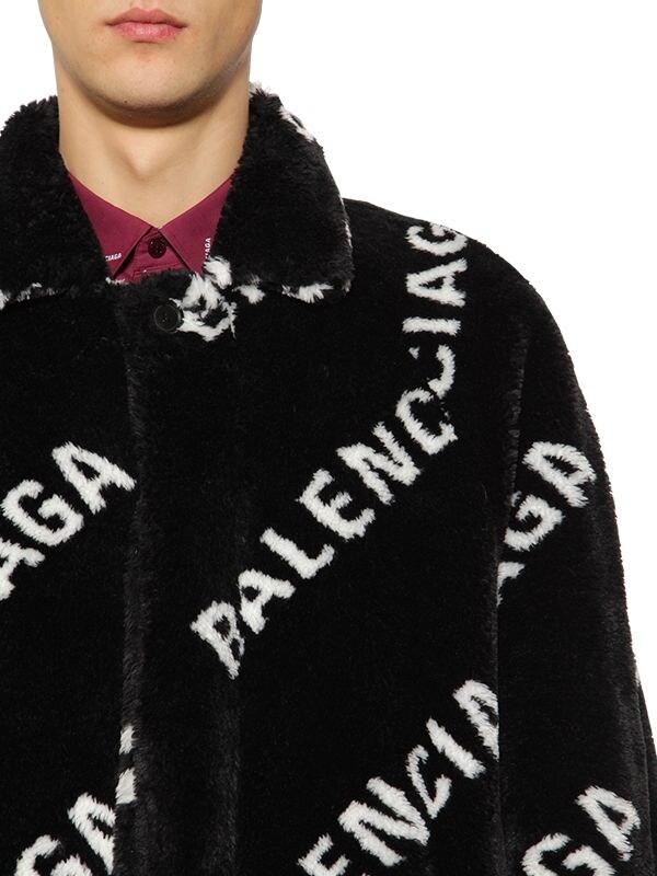 Manteau fausse fourrure Logo Fourrure Balenciaga pour homme en coloris Noir  - Lyst