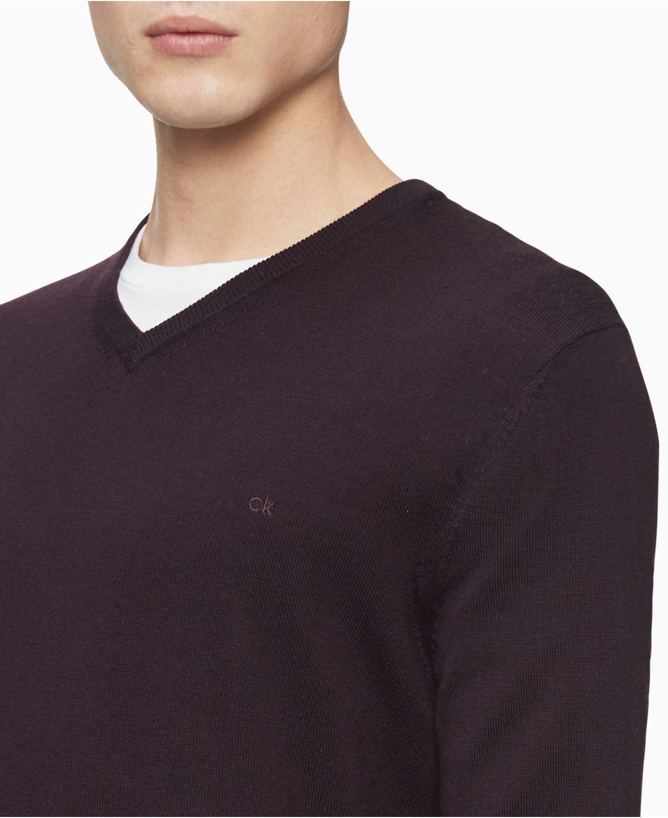 Calvin Klein Wool Merino Vneck Logo Sweater in Dark Purple (Purple
