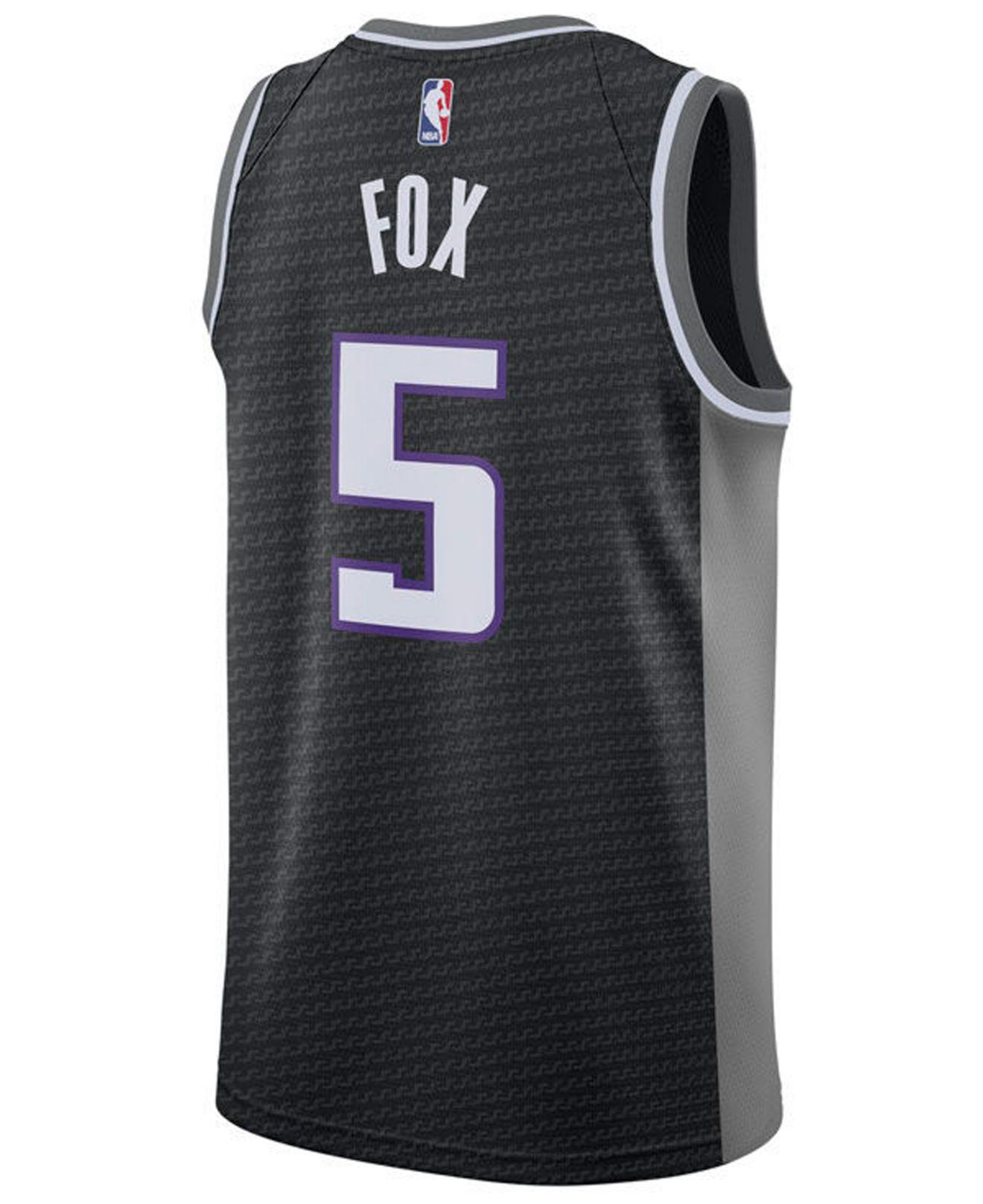 deaaron fox nike