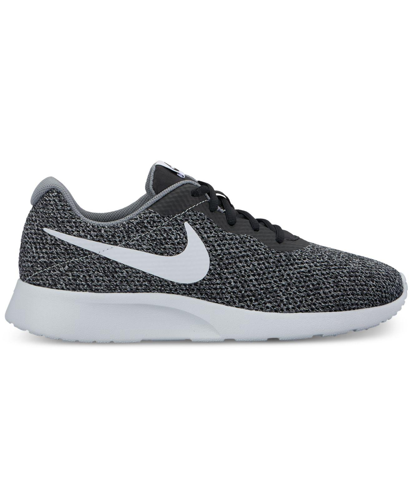 men's tanjun se casual sneakers