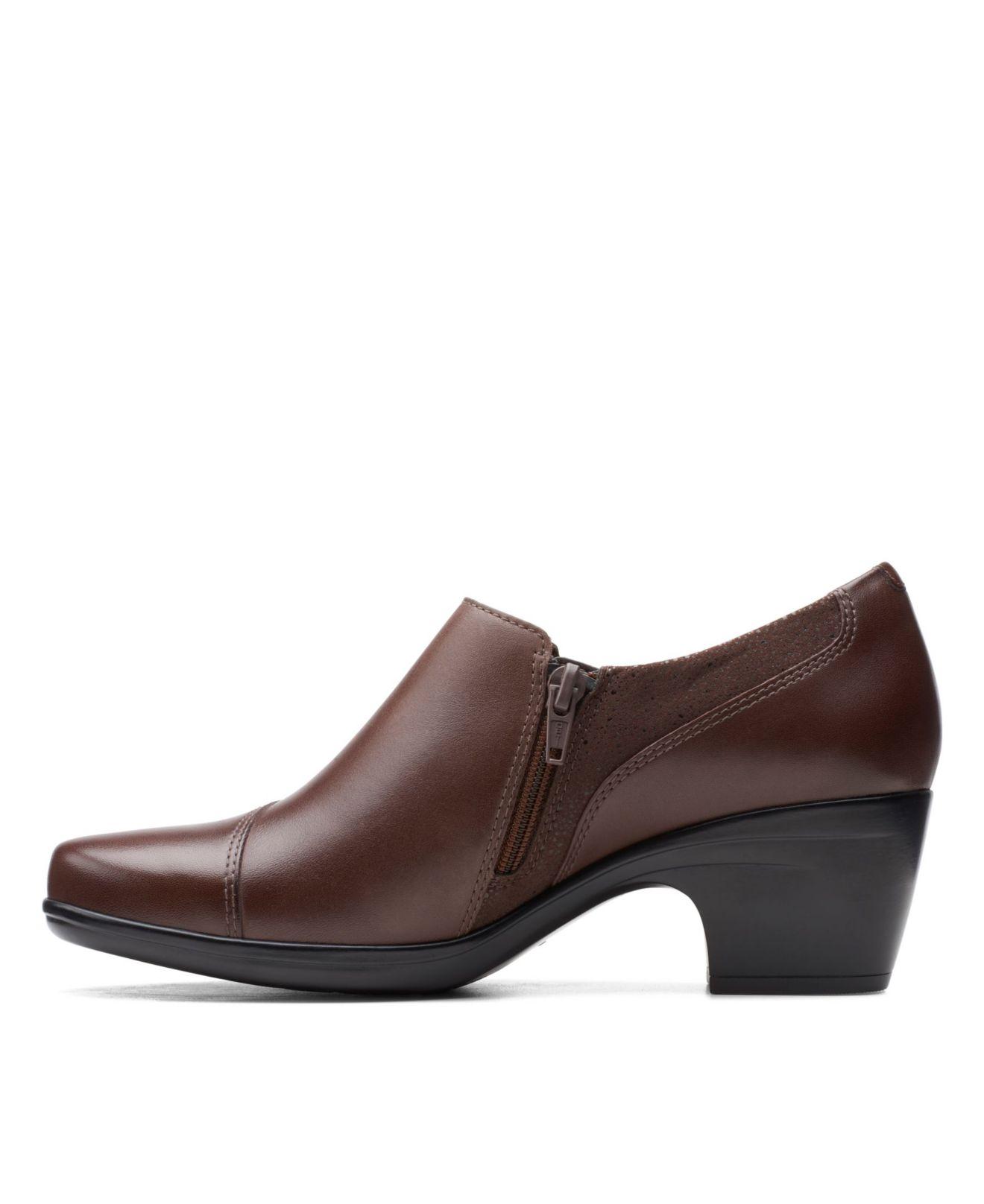 clarks brown pumps