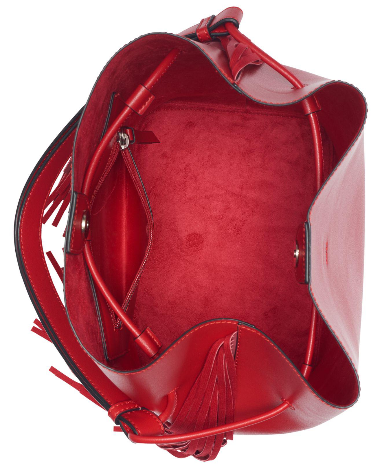 Pellen Andes Postcode Calvin Klein Fringe Gemmy Bucket in Red | Lyst
