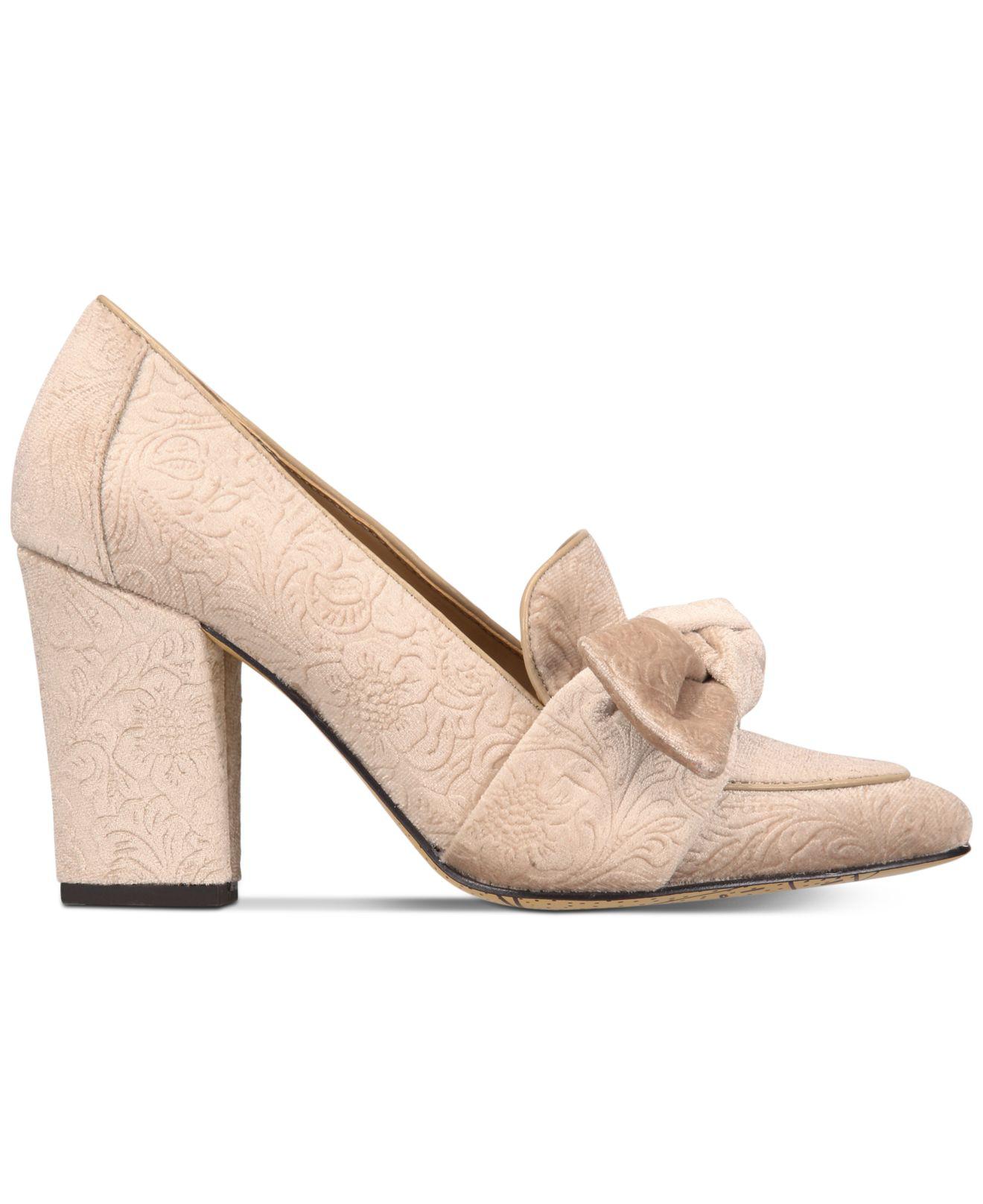 bella vita gala ii velvet pumps