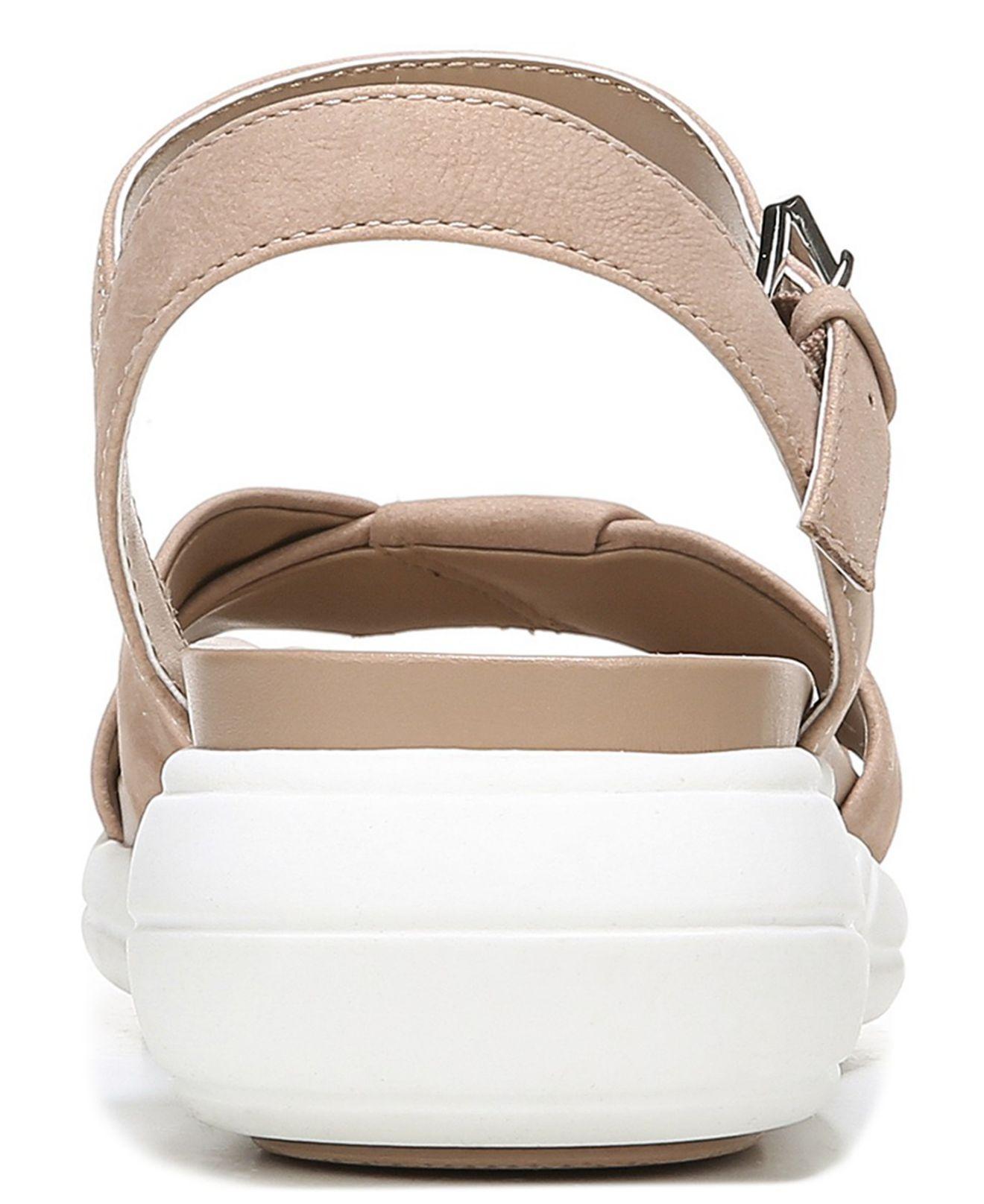 naturalizer finlee sandal