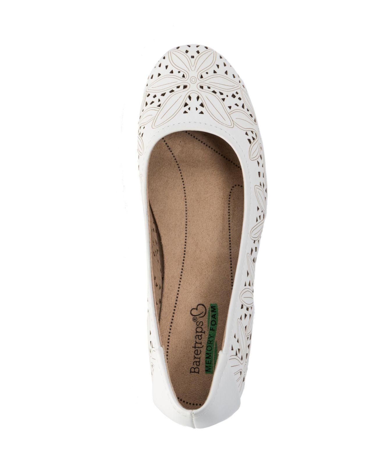 BareTraps Mariah Flats in White | Lyst