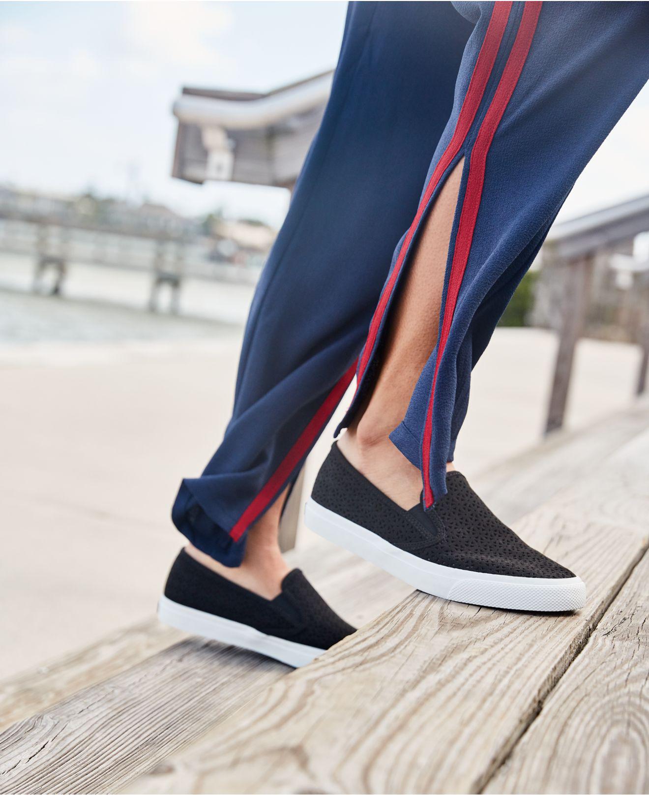 sperry seaside perforated sneaker