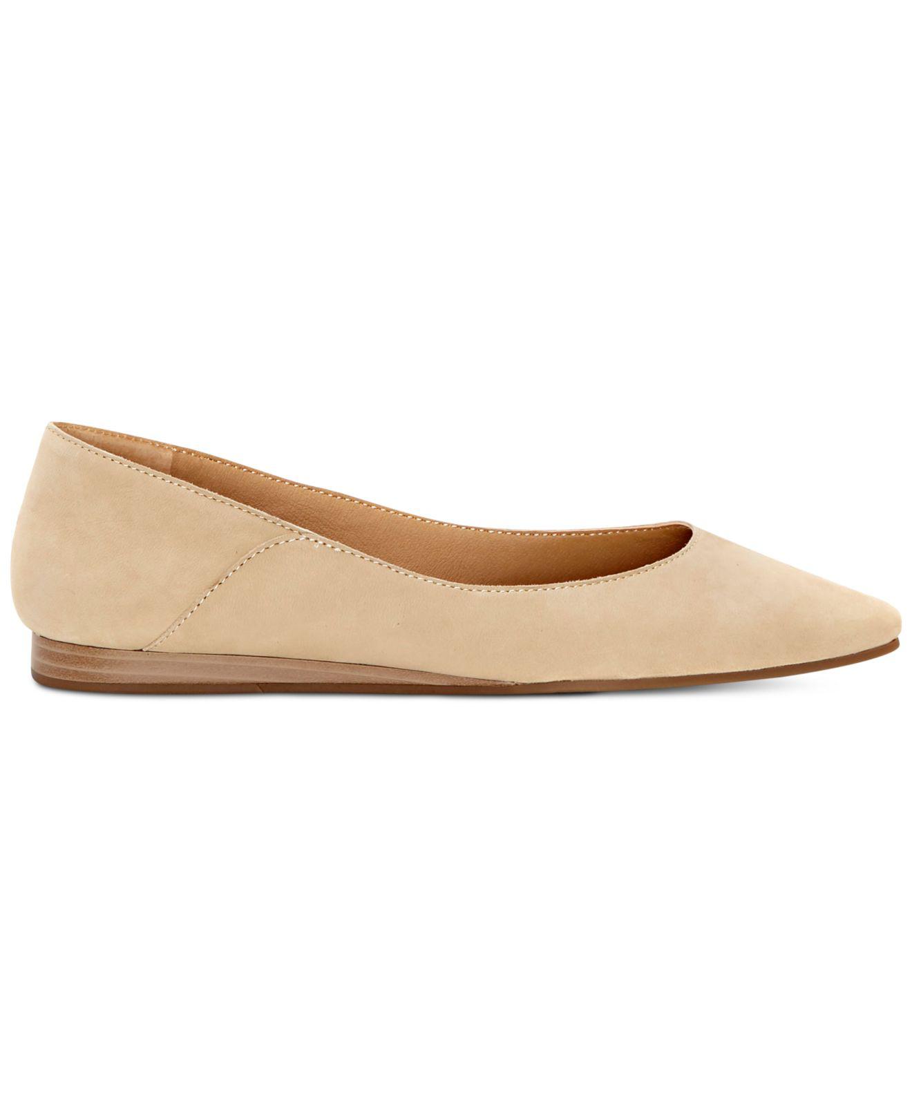 lucky bylando flat