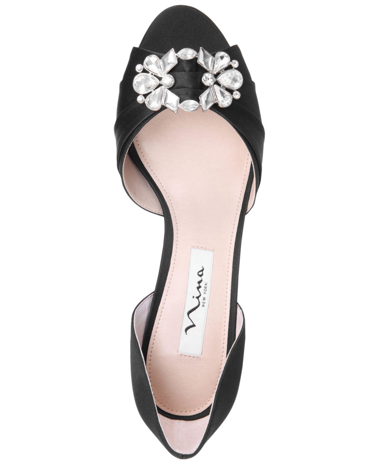 nina charisa pumps