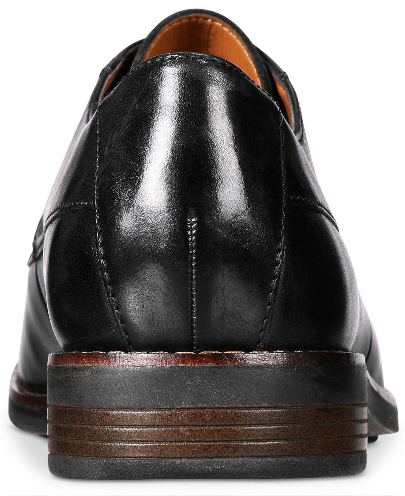 clarks plain toe oxford