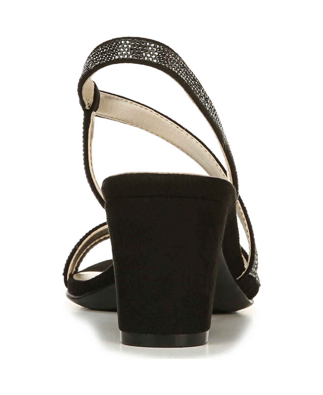 Naturalizer Leather Vanessa Strappy Sandals in Black - Lyst
