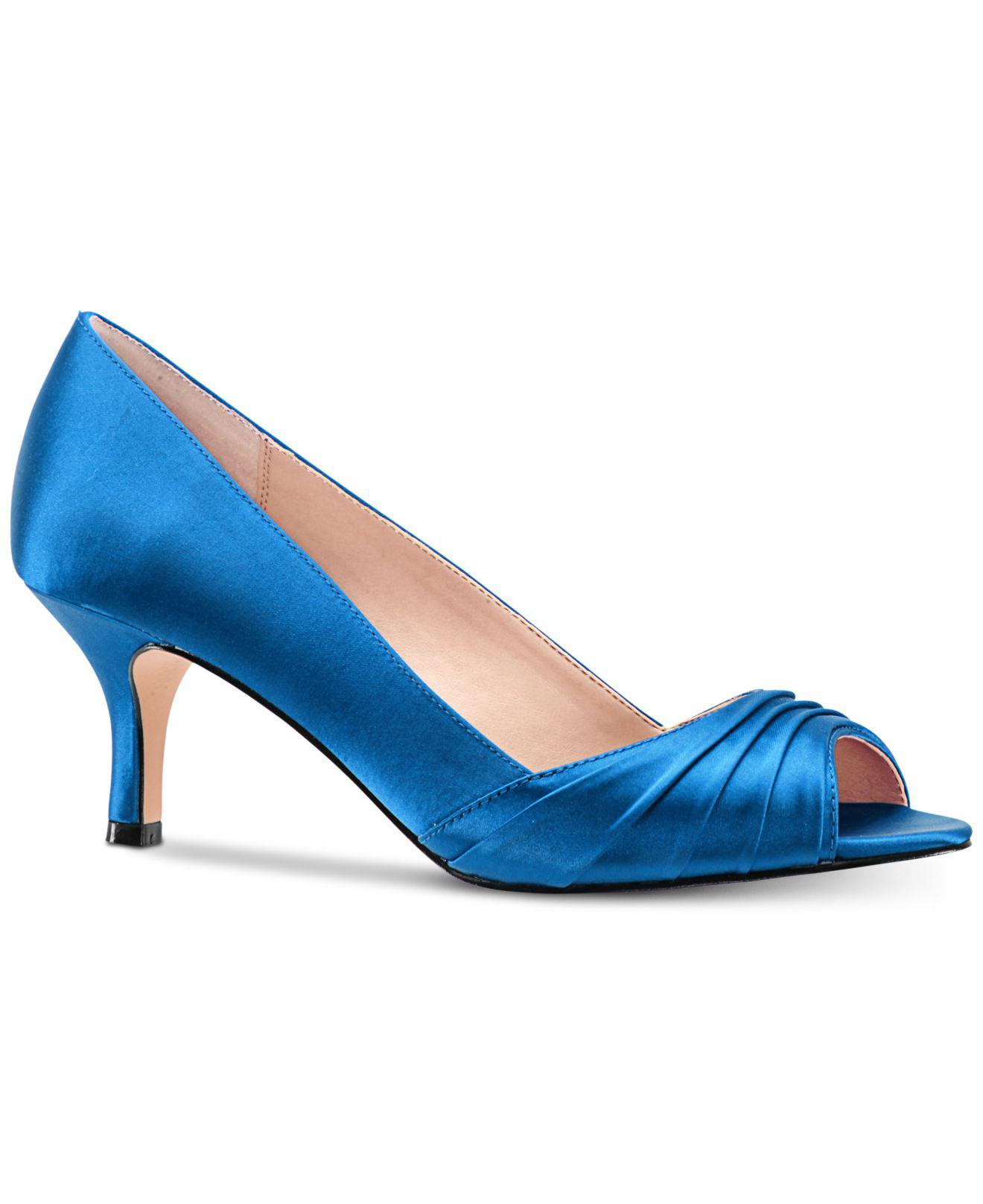nina evening pumps