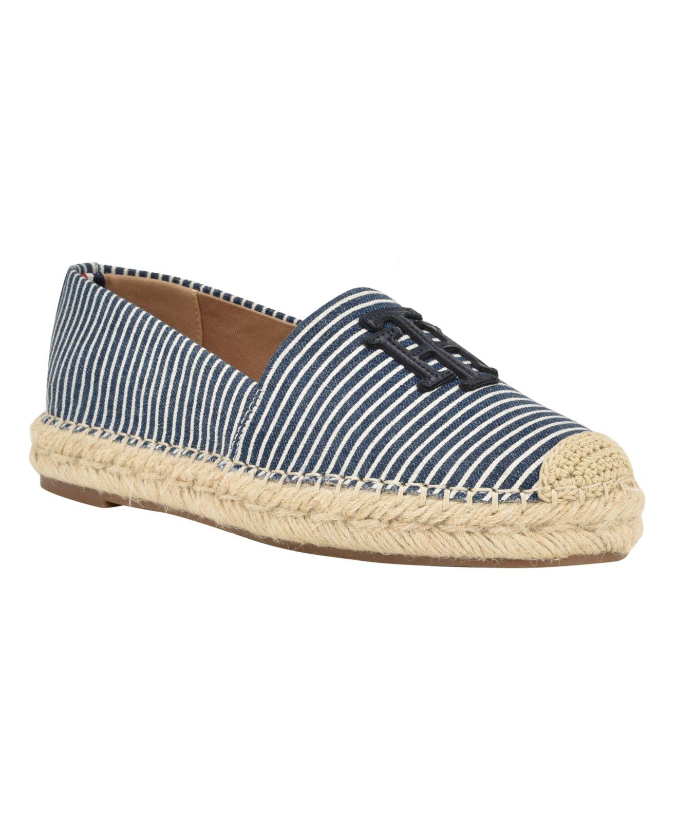 Tommy Hilfiger Peanni Flat Espadrille Closed Toe Shoes in Blue | Lyst