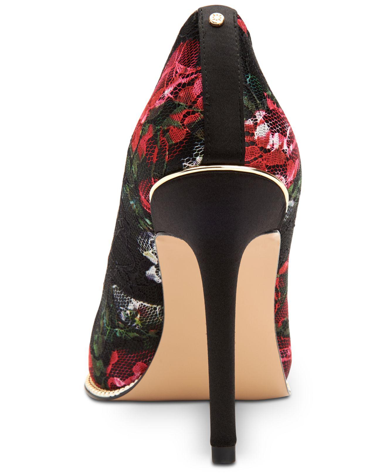 bcbg harleigh pump
