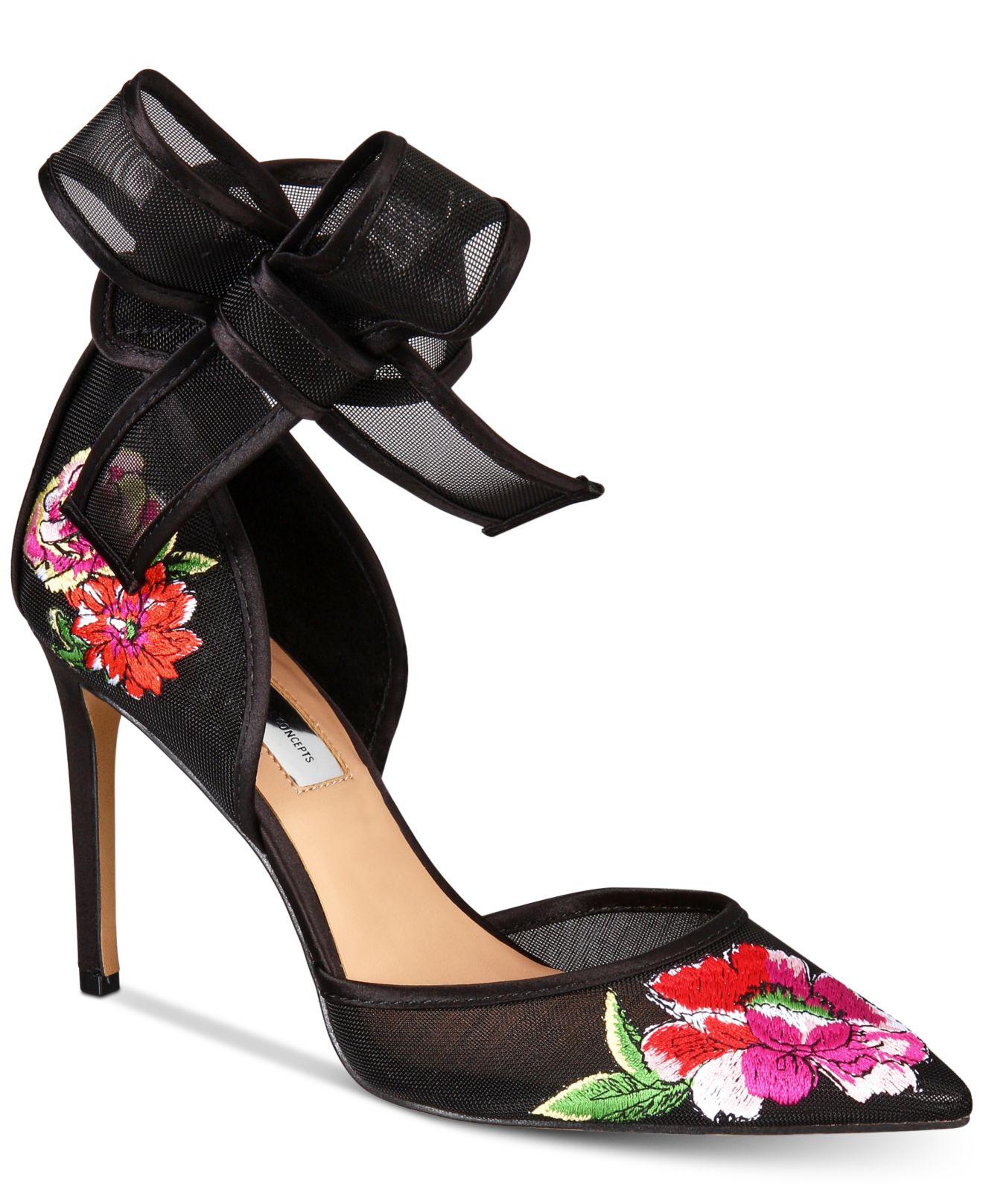 proper shoes to wear with a tuxedo