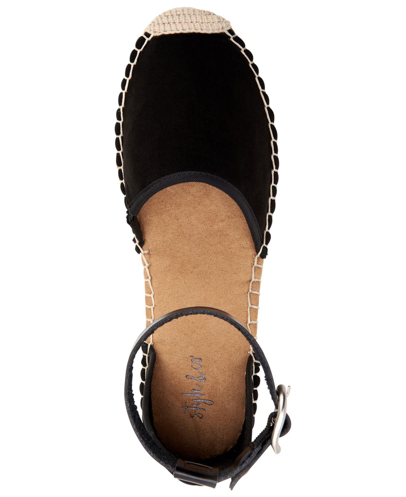 macys black flats