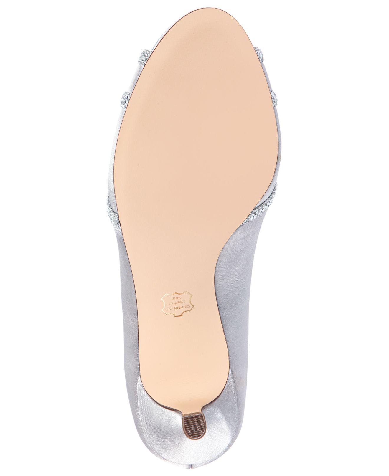 nina manon evening pumps