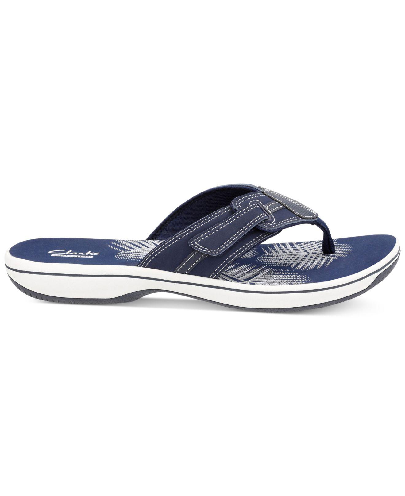 clarks navy blue flip flops