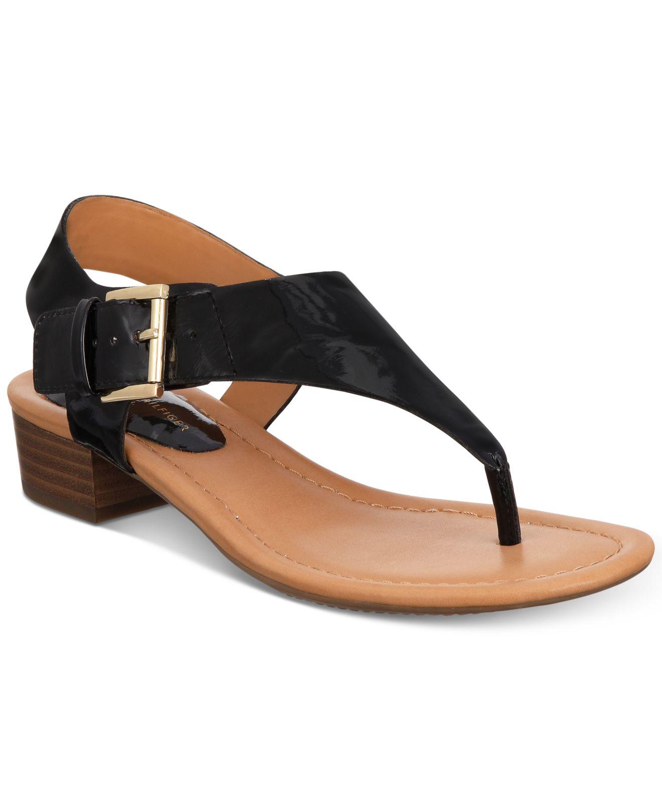 Tommy Hilfiger Kitty Block Thong Sandals in Black | Lyst