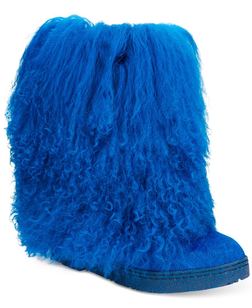 Blue fur hotsell shoes