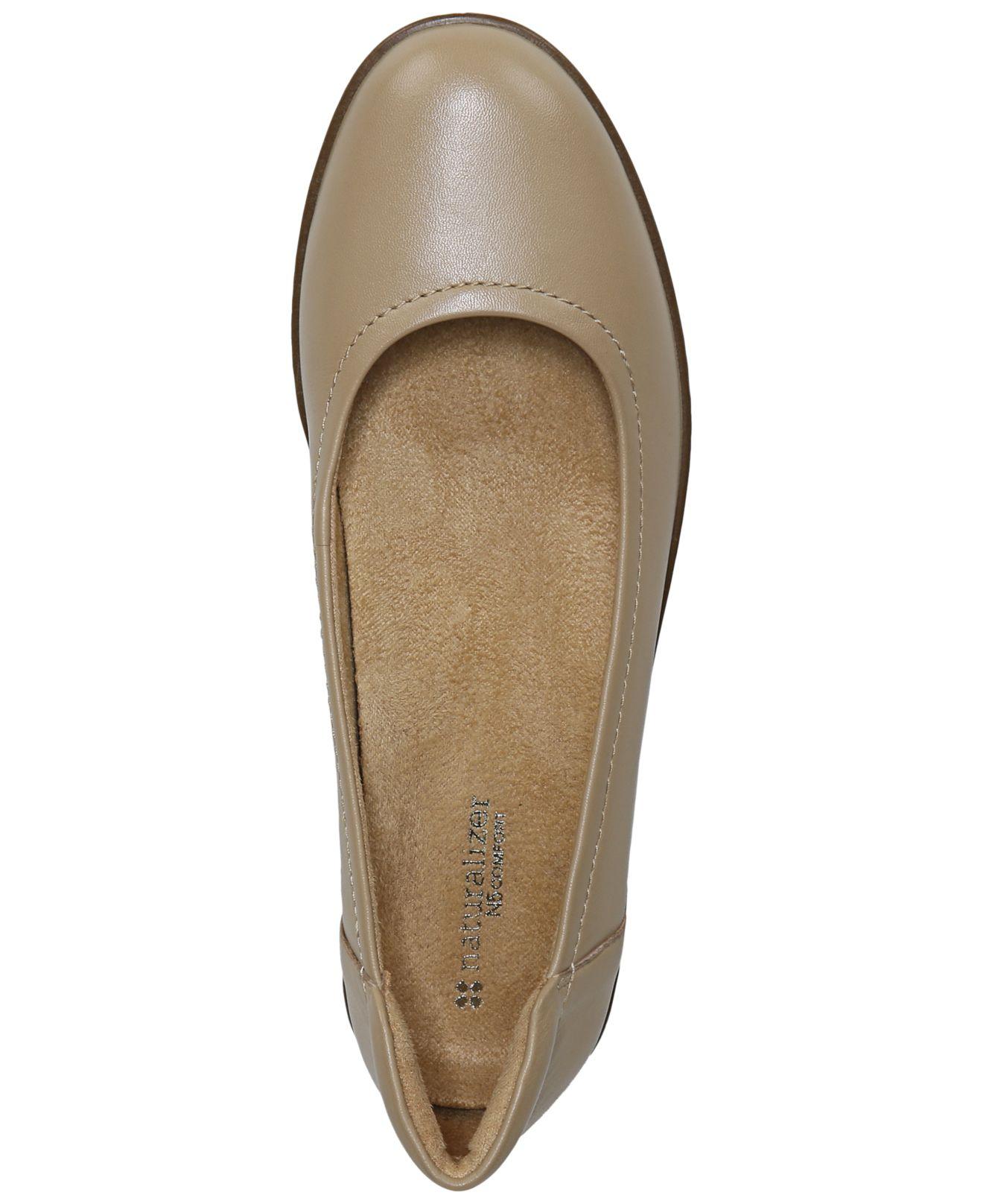 naturalizer flats flexy