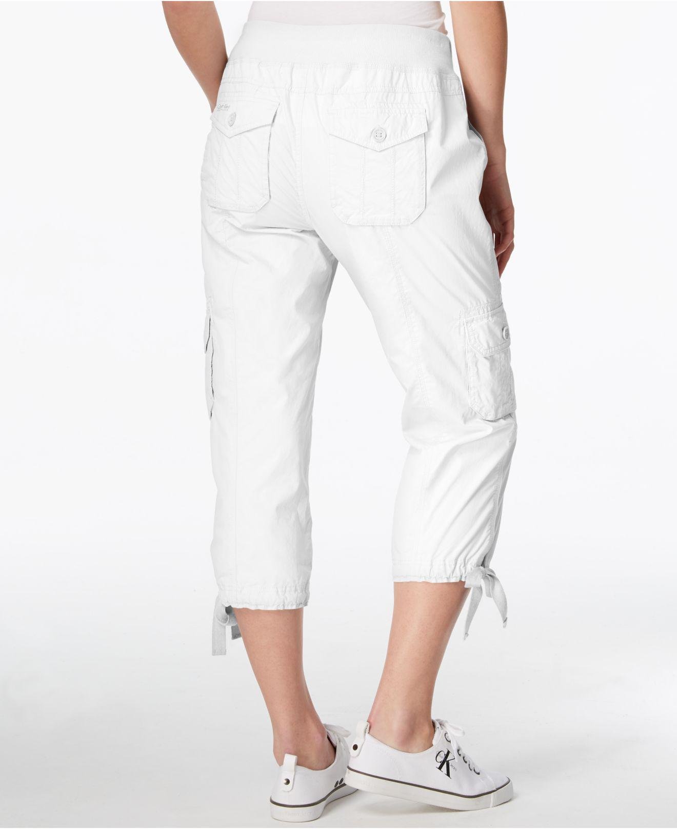 Calvin Klein Performance Poplin Capri Cargo Pants in White | Lyst