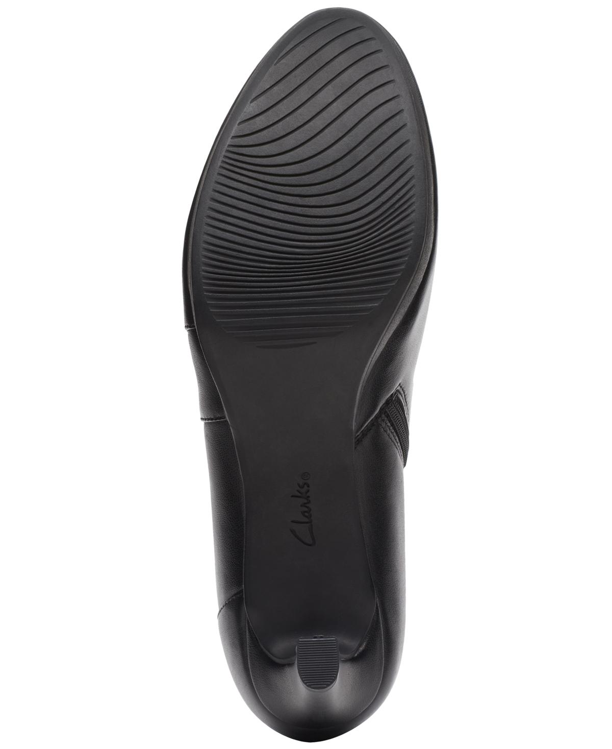 Clarks collection women's deals hope track booties