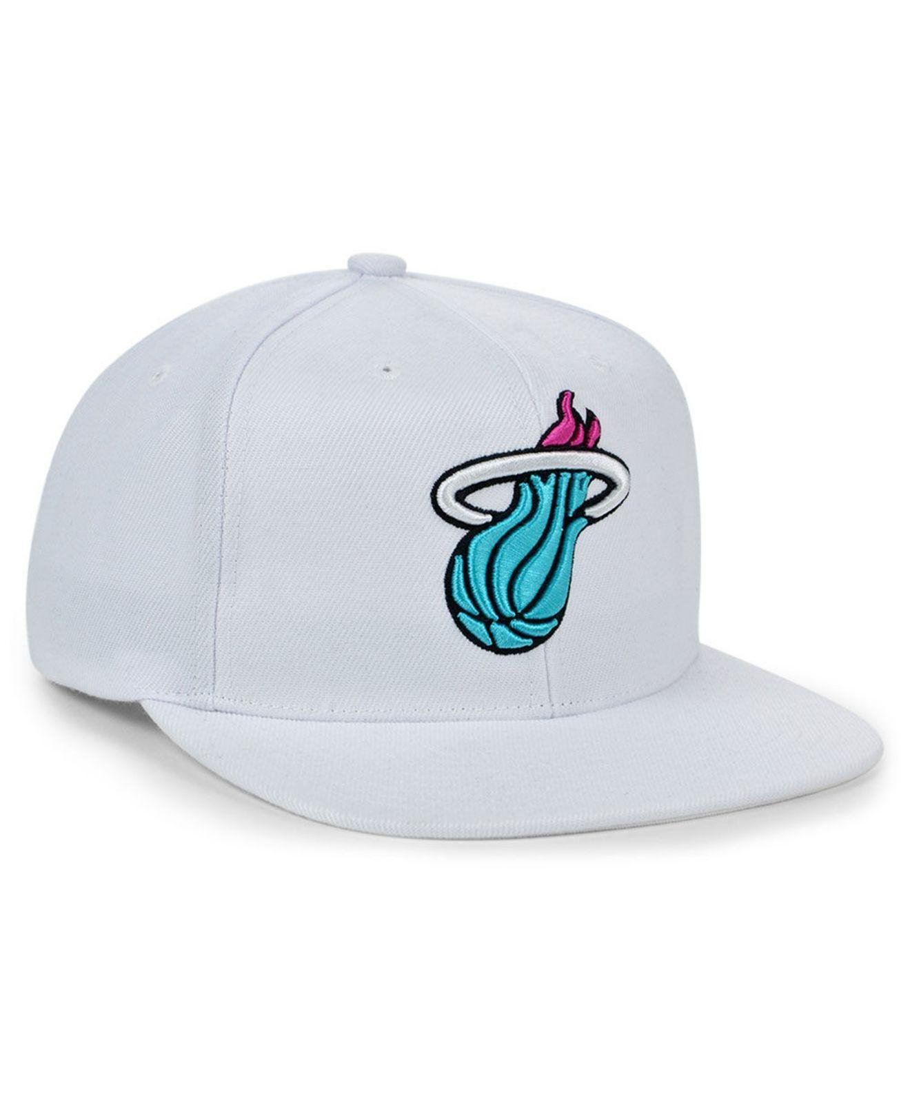 Men's Mitchell & Ness White Miami Heat Ground Snapback Hat