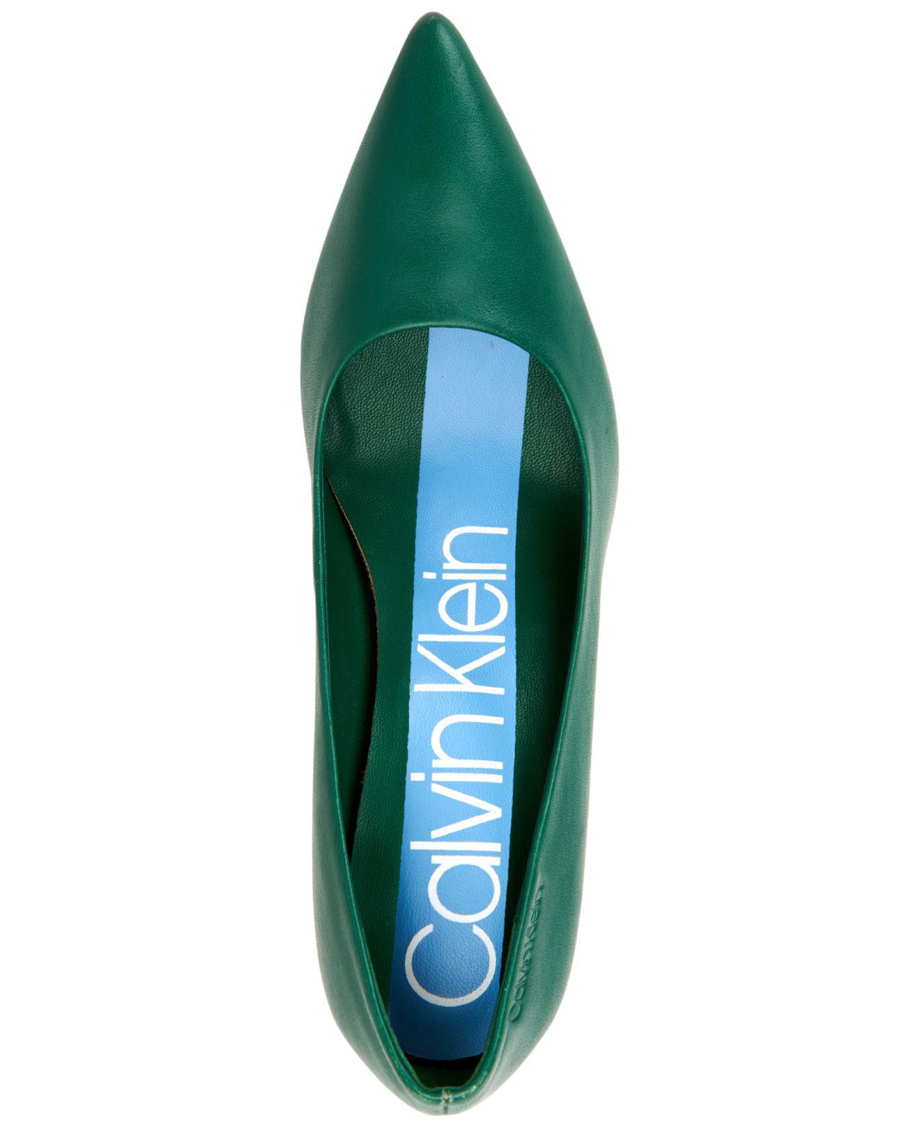 Calvin Klein Rizzo Pumps in Green | Lyst